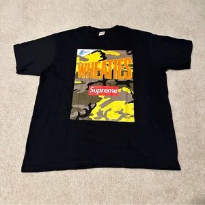 Casual vintage supreme black tee shirt